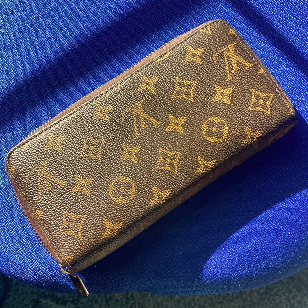 Louis Vuitton Zippy wallet monogram canvas